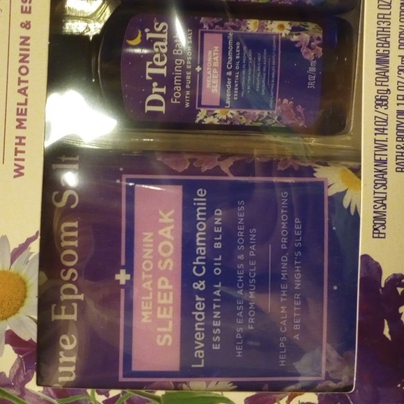 5 piece Dr Teals Sleep Bath w/ melatonin & essential oils. - Picture 3 of 4
